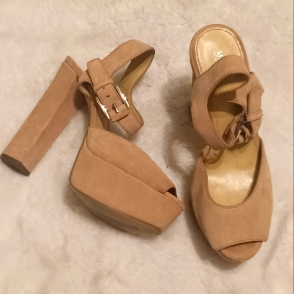 Michael Kors heels - Picture 1 of 7